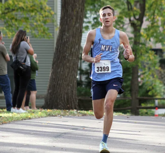 Kohls takes 2nd, Peters 7th at XC meet